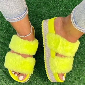 Fluffy Icy Platforms